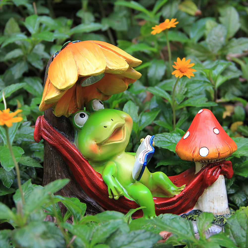 Solar Frog Garden Statue with Light Outdoor Patio Yard Lawn Decor